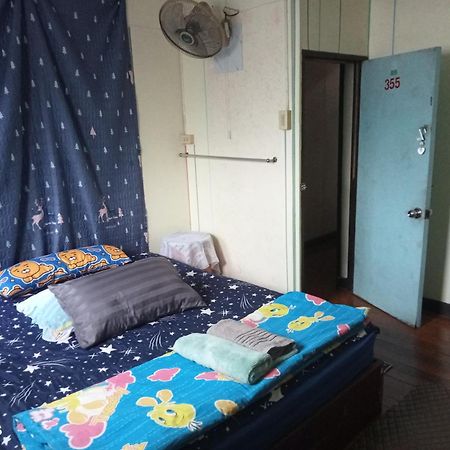 Np Guesthouse Трат Экстерьер фото