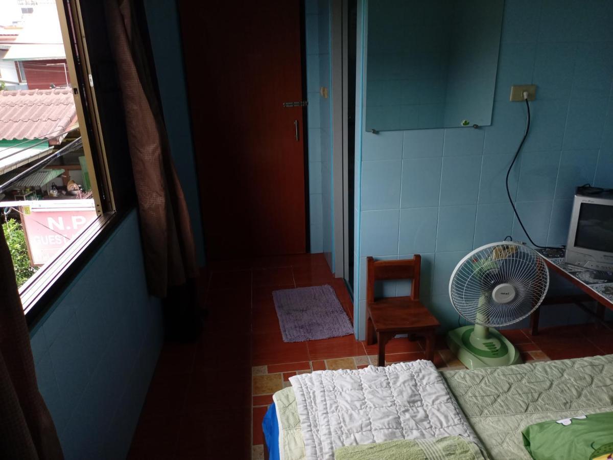 Np Guesthouse Трат Экстерьер фото