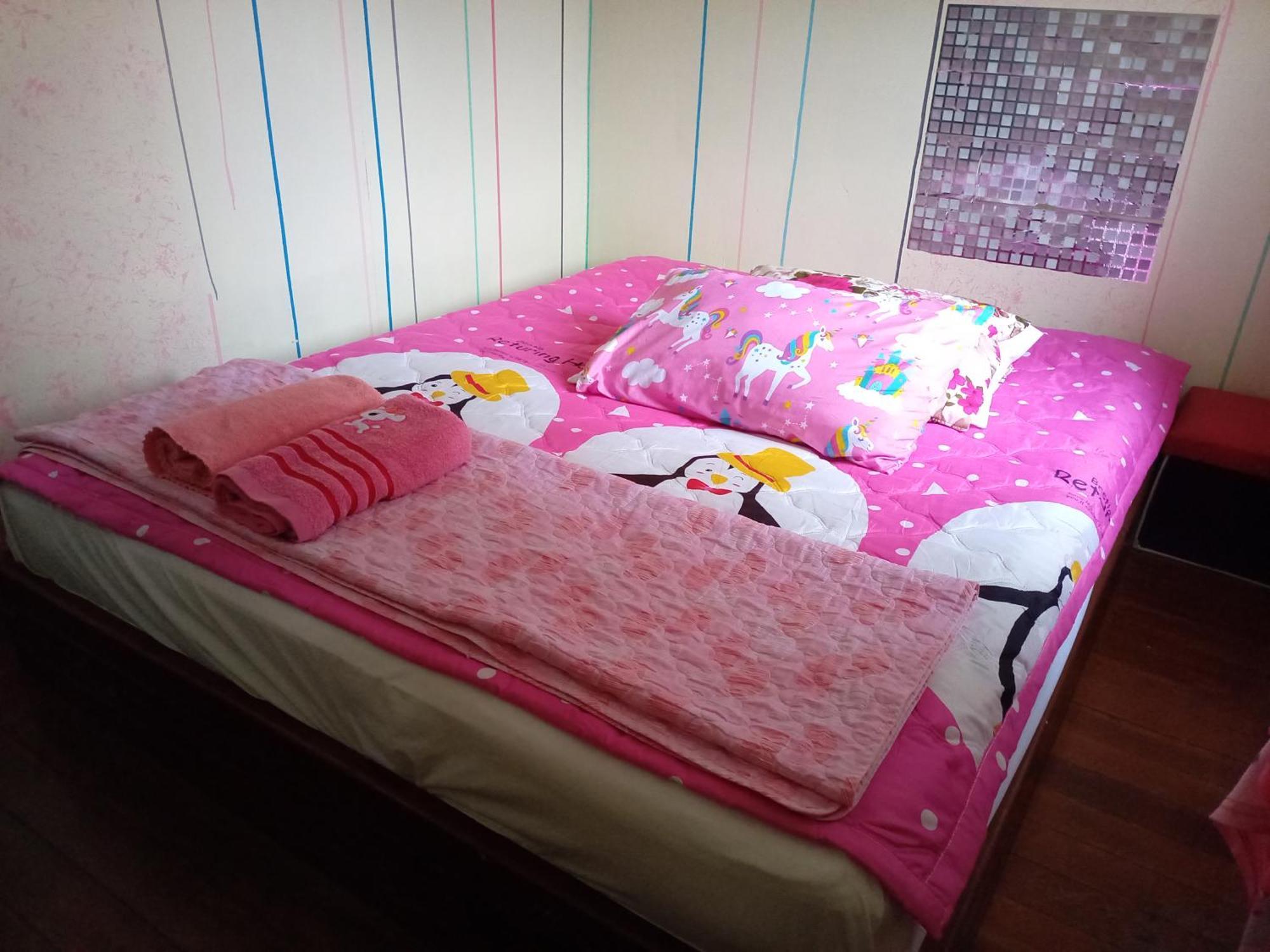 Np Guesthouse Трат Экстерьер фото