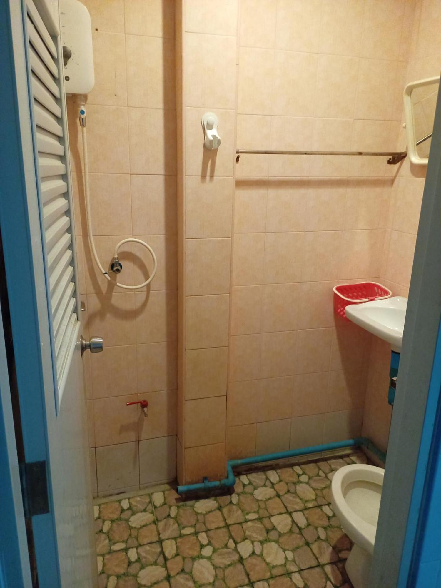 Np Guesthouse Трат Экстерьер фото