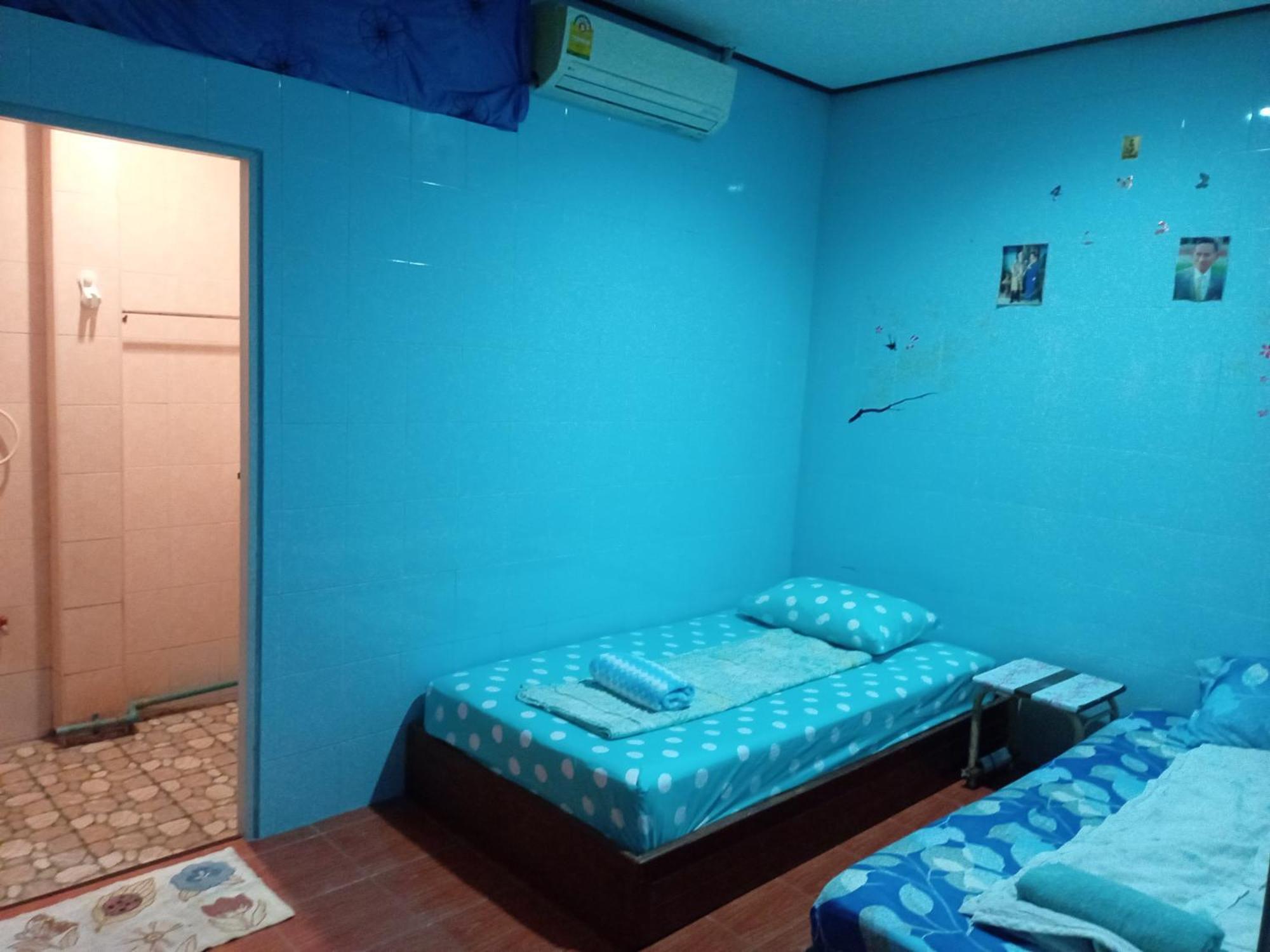Np Guesthouse Трат Экстерьер фото